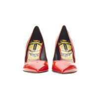 Versace Sandalen aus Lackleder in Rot