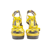 Balenciaga Sandalen aus Leder in Gelb
