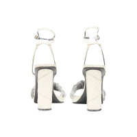 Versace Sandalen aus Leder in Weiß