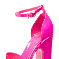 Valentino Garavani Sandals Patent leather in Pink