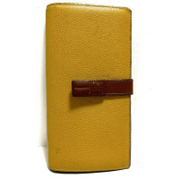 Loewe Bag/Purse Leather in Yellow