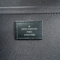 Louis Vuitton Clutch in Grau