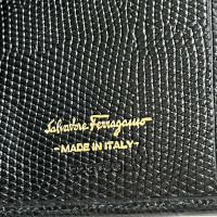 Salvatore Ferragamo Vala Bag aus Leder in Schwarz