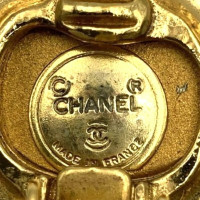 Chanel Oorbel Leer in Goud