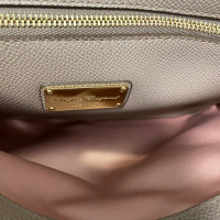 Salvatore Ferragamo Handtasche aus Leder in Braun