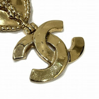 Chanel Brosche aus Vergoldet in Gold