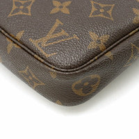 Louis Vuitton Clutch Bag Canvas in Brown