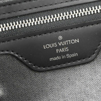 Louis Vuitton Clutch Bag Canvas in Green