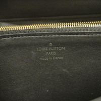 Louis Vuitton Capucines Leer in Zwart