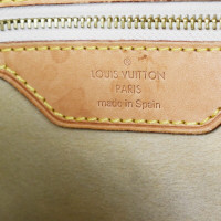 Louis Vuitton Hampstead aus Canvas in Gold