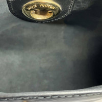 Louis Vuitton Cluny aus Leder in Schwarz