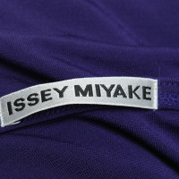 Issey Miyake Kleid in Violett