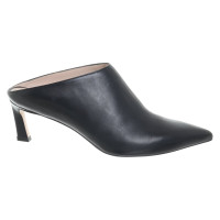 Stuart Weitzman Leer Mules in zwart