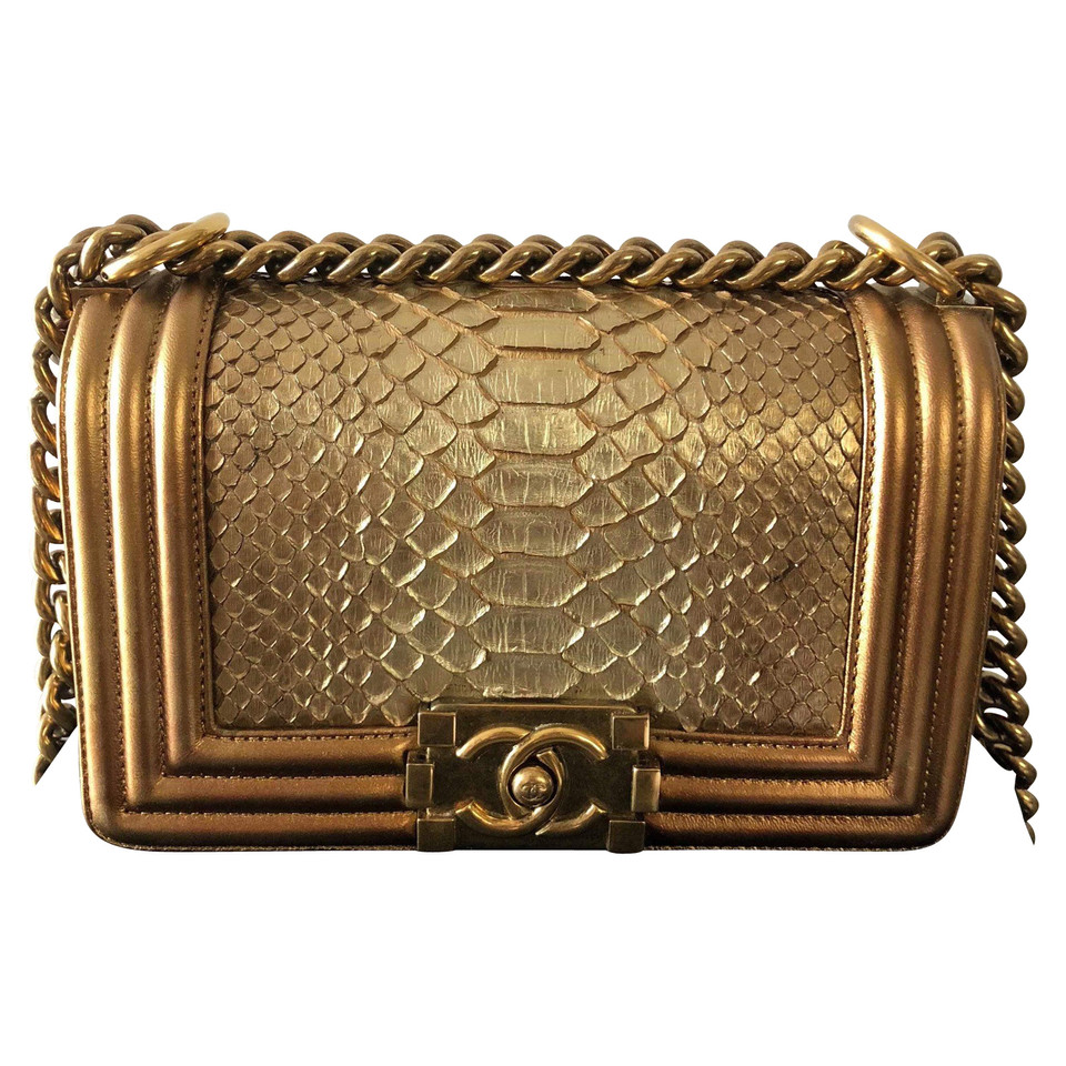 Chanel Boy Small Leer in Goud