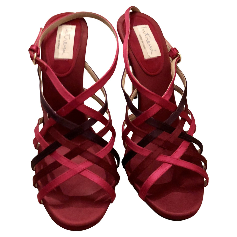 Max Mara Sandaletten in Fuchsia