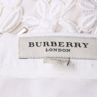 Burberry Lace skirt in creamy white