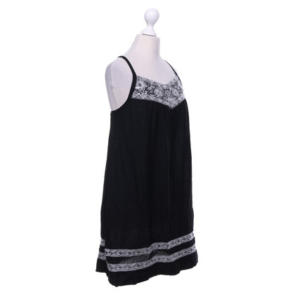 Bcbg Max Azria Mini robe en noir et blanc