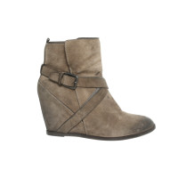 Kennel & Schmenger Ankle boots Suede in Olive