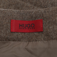 Hugo Boss jupe de laine de couleur ocre