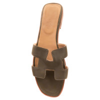 Hermès Olijf/taupe sandals