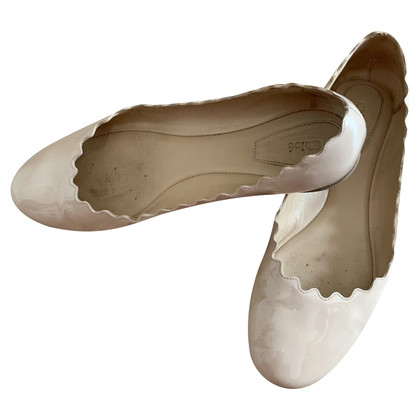 Chloé Slippers/Ballerinas Patent leather in Beige