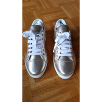 Prada Sneakers Leer in Goud