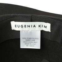 Eugenia Kim Hut mit Lederband