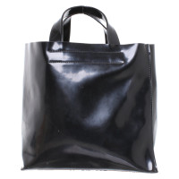 Furla Handtasche aus Lackleder in Schwarz