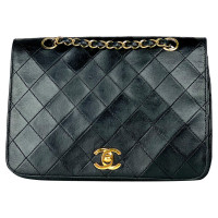 Chanel Flap Bag aus Leder in Schwarz