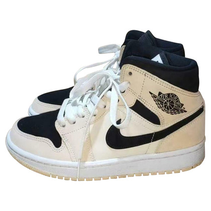 Jordan Sneaker in Pelle in Crema