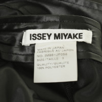 Issey Miyake Pants with satin-gloss