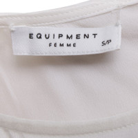 Equipment top in white