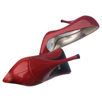 Guess Pumps/Peeptoes aus Lackleder in Rot