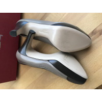 Salvatore Ferragamo Pumps/Peeptoes Leather in Grey