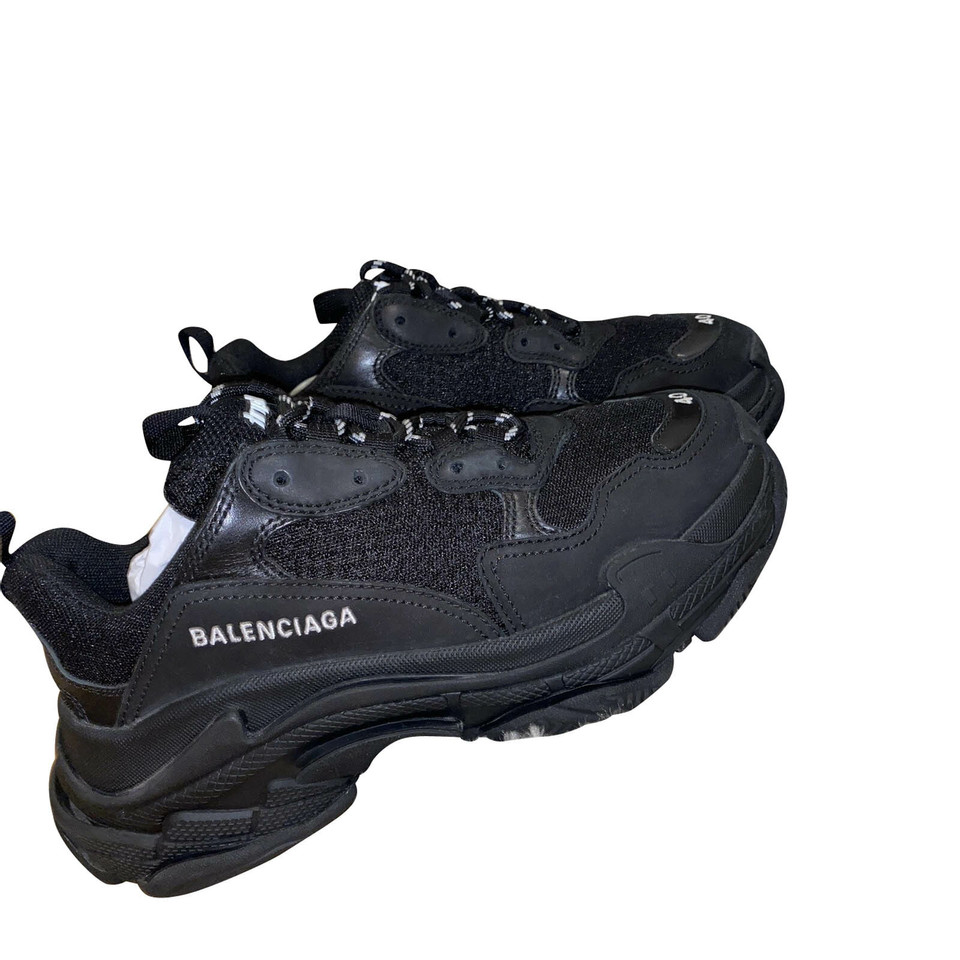 Balenciaga Sneakers aus Leder in Schwarz