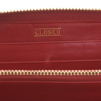 Closed Portafoglio in rosso