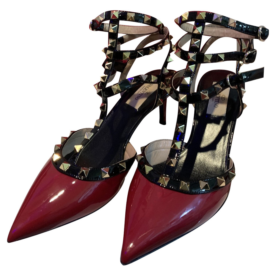 Valentino Garavani Pumps/Peeptoes Patent leather in Bordeaux