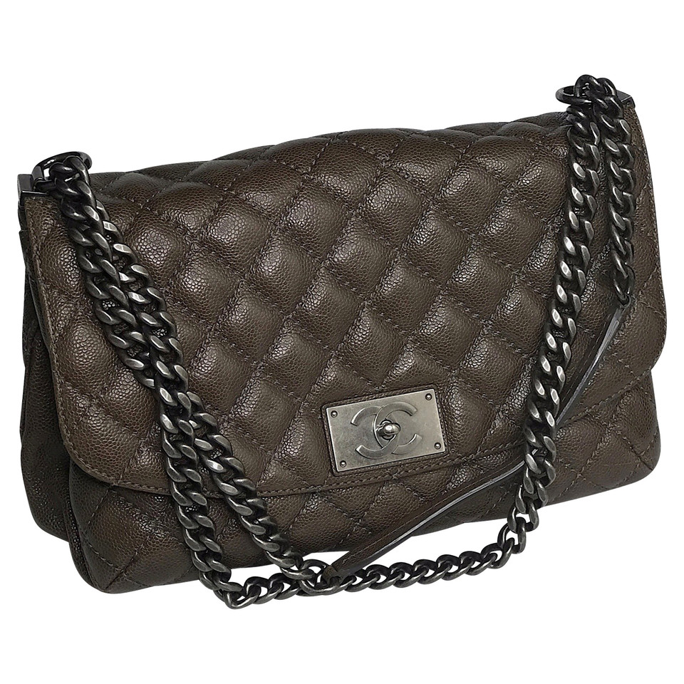 Chanel Flap Bag aus Leder in Taupe