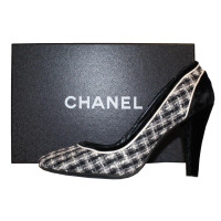 Chanel Tweed pumps