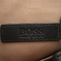 Hugo Boss Bucket Bag aus Leder 
