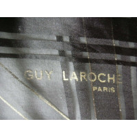 Guy Laroche Echarpe/Foulard en Soie en Noir