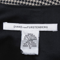 Diane Von Furstenberg robe Houndstooth