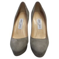 Jimmy Choo Pumps/Peeptoes aus Wildleder in Creme