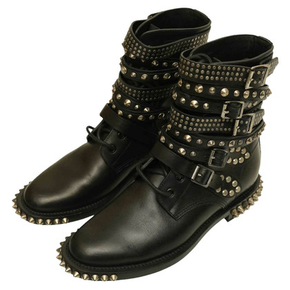Saint Laurent Boots Leather in Black