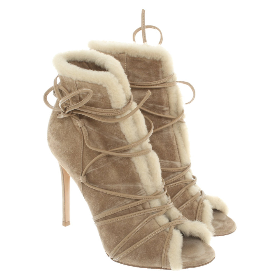 Gianvito Rossi Décolleté/Spuntate in Pelle scamosciata in Beige