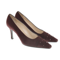 Chanel pumps in bordeaux red