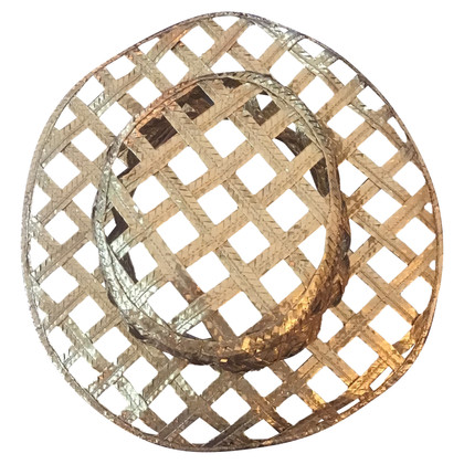 Chanel Hut/Mütze aus Lackleder in Gold
