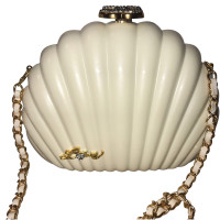 Chanel "Shell Bag" 