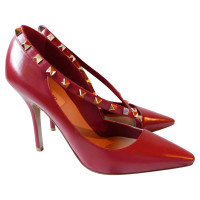 Valentino Garavani Pumps/Peeptoes Leer in Rood