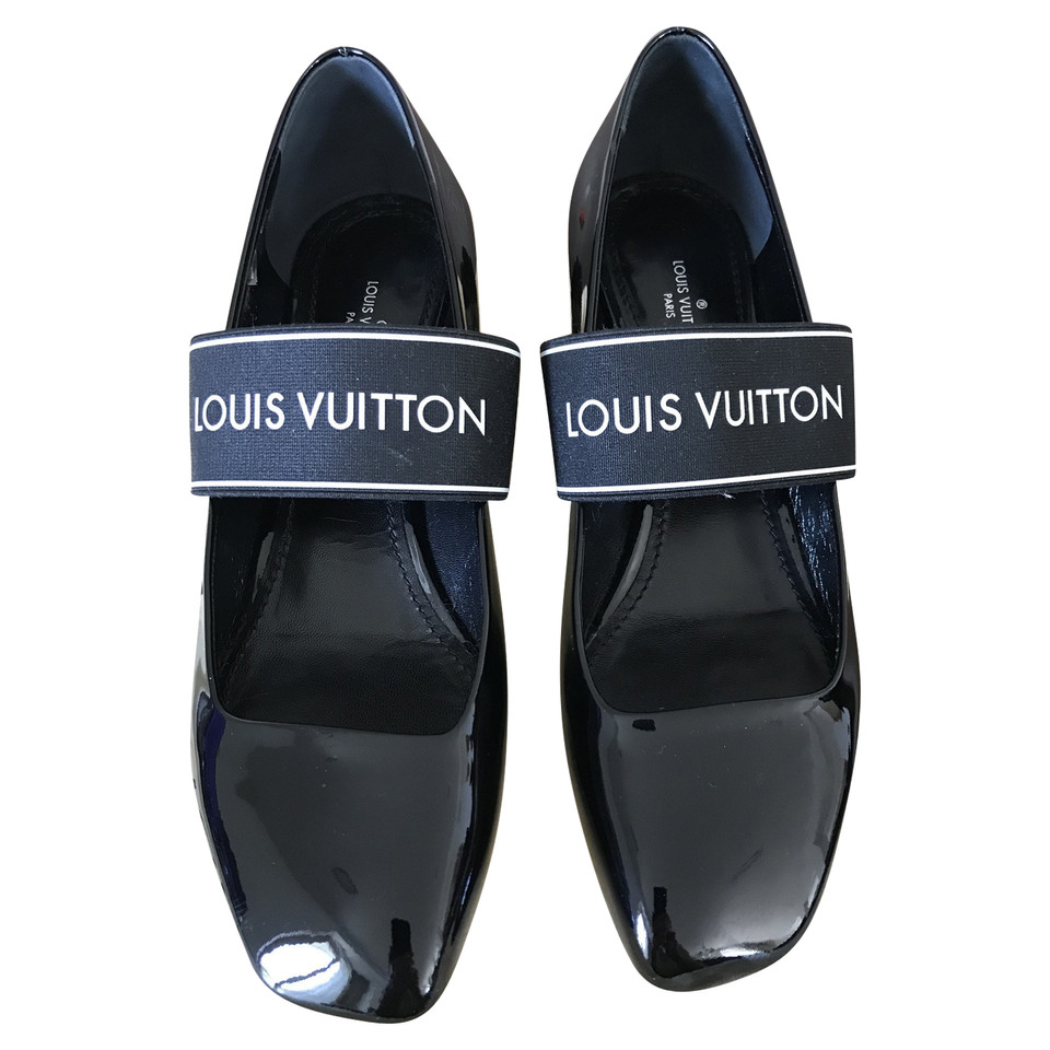 Louis Vuitton Décolleté/Spuntate in Pelle verniciata in Nero